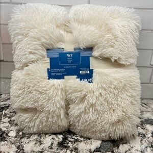 NEW Pier 1 Fuzzy, Plush Cream Throw Blanket